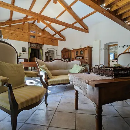 Frühstückspension D'hotes En Ferme Restauree Avec Piscine Et Espace Pour Groupes - Fr-1-582-504 Retournac